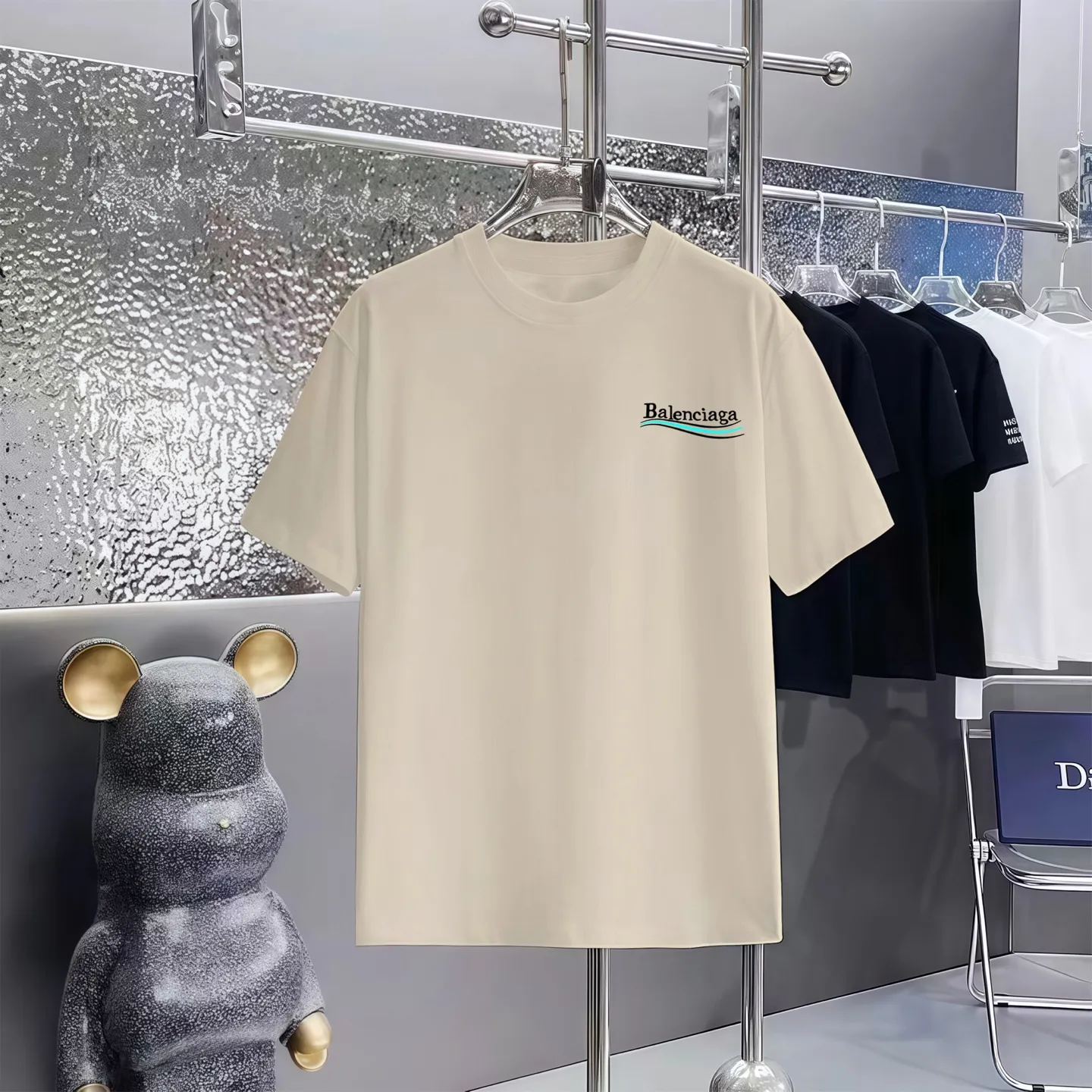 ￼ Balenciaga T 1:1 300 1×1 Same Style logo OS 200 ：Black，White， ，Red， Gray Size：XS-L